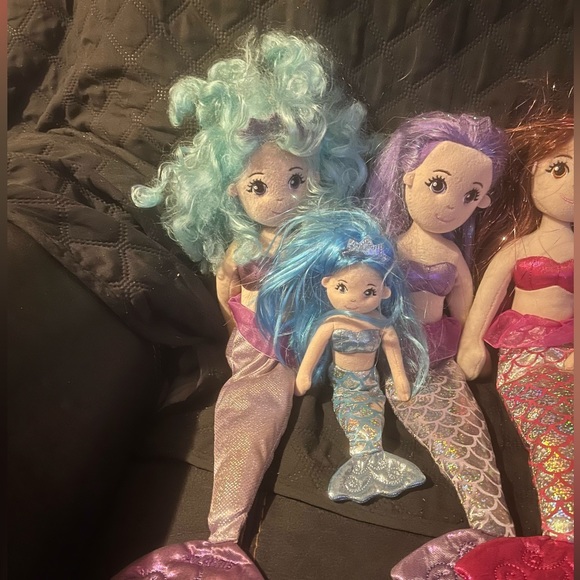 MERMAID Dolls by Aurora. Bundle includes 4 large & 2 smaller mermaids. Pre-owned - Picture 3 of 9